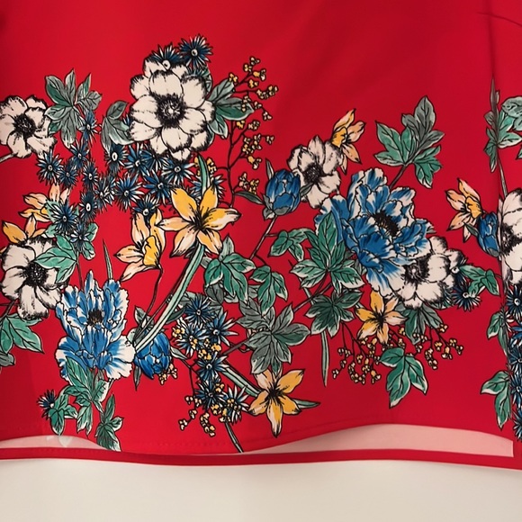 Zara slinky cropped top with floral design - Picture 2 of 2